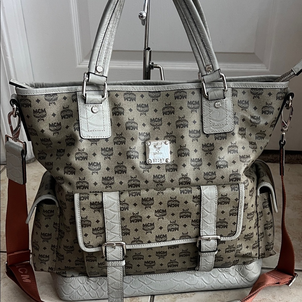 3143 MCM Tan and Gray Monogram Travel Bag